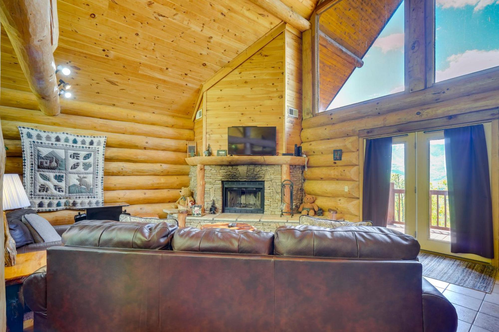 Gatlinburg Cabin With Hot Tub About 11 Miles To Downtown Exterior foto